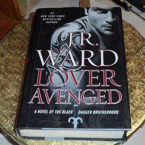 Book - "Lover Avenged" -  Vampires